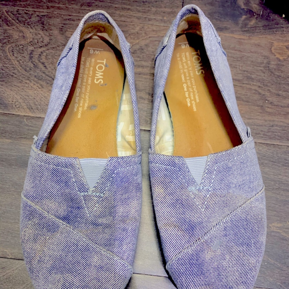 Tom’s Alpargata slip on in blue slub chambray